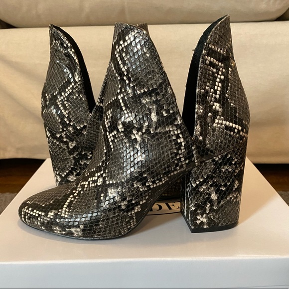 Steve Madden Rookie Grey Snake Booties - Picture 3 of 9